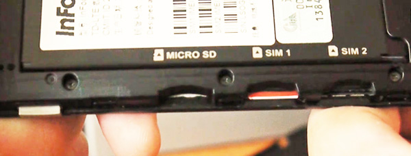 Два слота под microSIM и слот для карт памяти